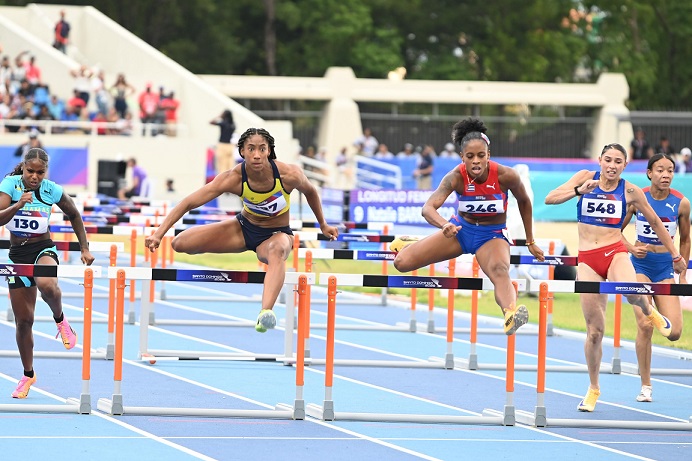 María Murillo, de Colombia se lleva el oro de los 100 metros con vallas .