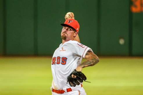 Aaron Brooks regresa al corral para apuntalar la rotación de los Toros