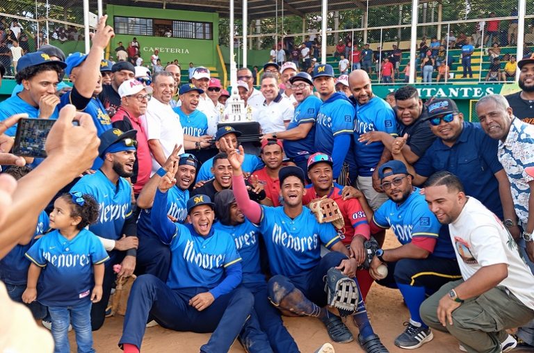 Luna TV conquista la corona de campeones en softbol interempresarial