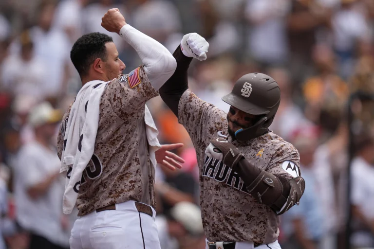 Tatis y Machado dan HR, Padres vencen Yankees. Woo domina y los Marineros blanquean