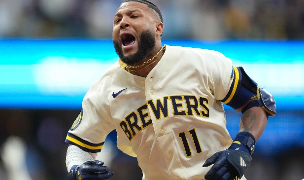Chourio deja en el terreno a los Padres y Milwaukee toma ventaja 2-0