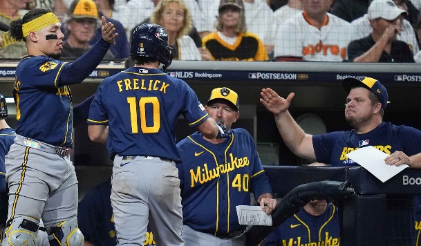 Mitchell y Chourio conducen a Milwaukee a la Serie de CampeonatO