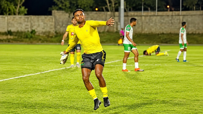 ¡CHILENA DE INFARTO! José Jáquez desata la locura y le da tres puntos de oro al MOCA FC