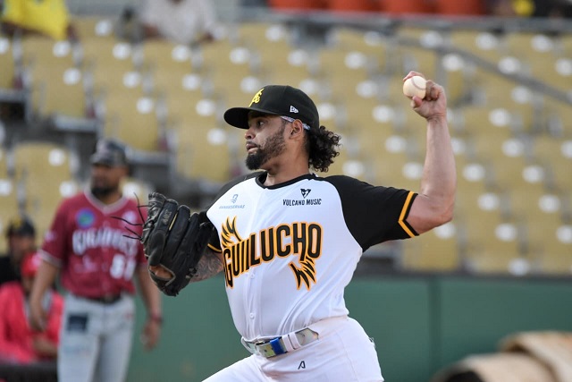 Águilas Cibaeñas alzan el vuelo y vencen a los Gigante,con buen pitheo y ofensiva oportuna