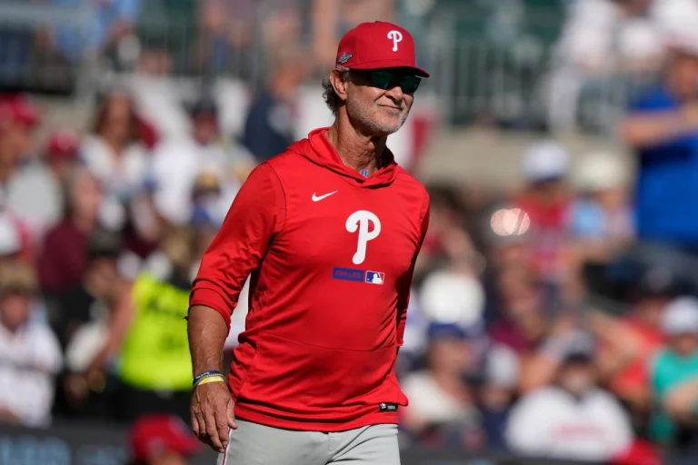 Filis ratifican a Don Mattingly como mánager por dos años